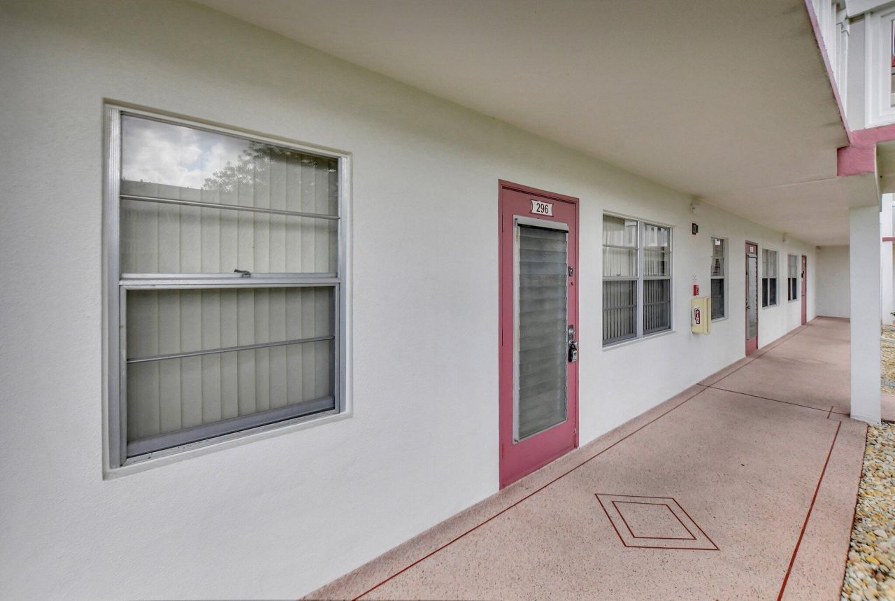 296 Fanshaw H, Boca Raton, FL 33434 Photo