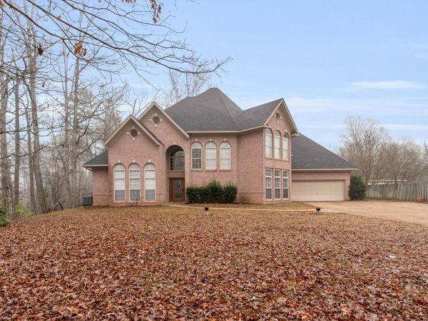 31 Megan Ln, Columbus, MS 39705