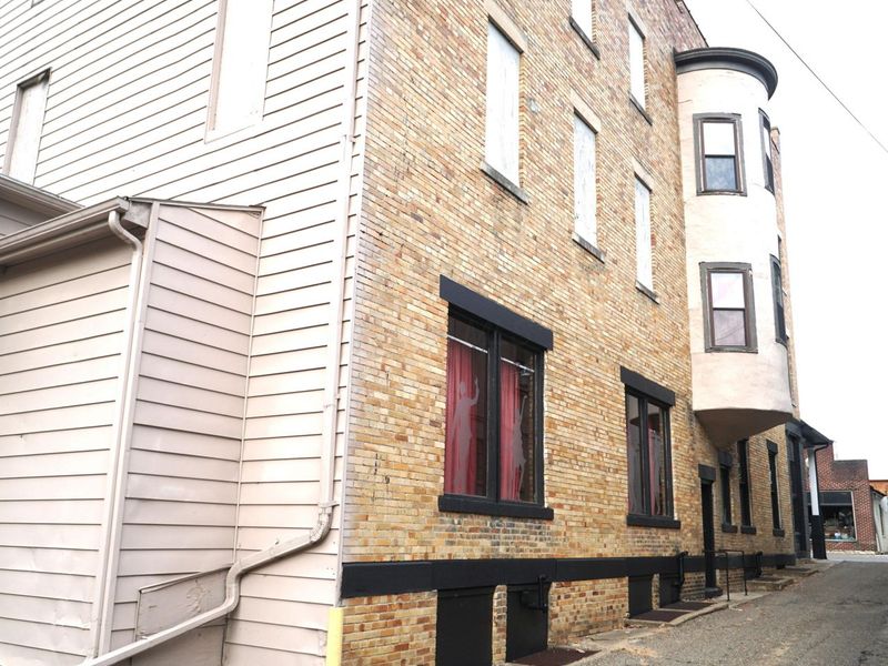 75 S Main Street, Utica, OH 43080 Photo 3