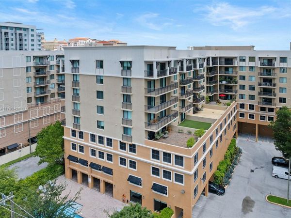 3530 SW 22nd St, Unit 614, Miami, FL 33145