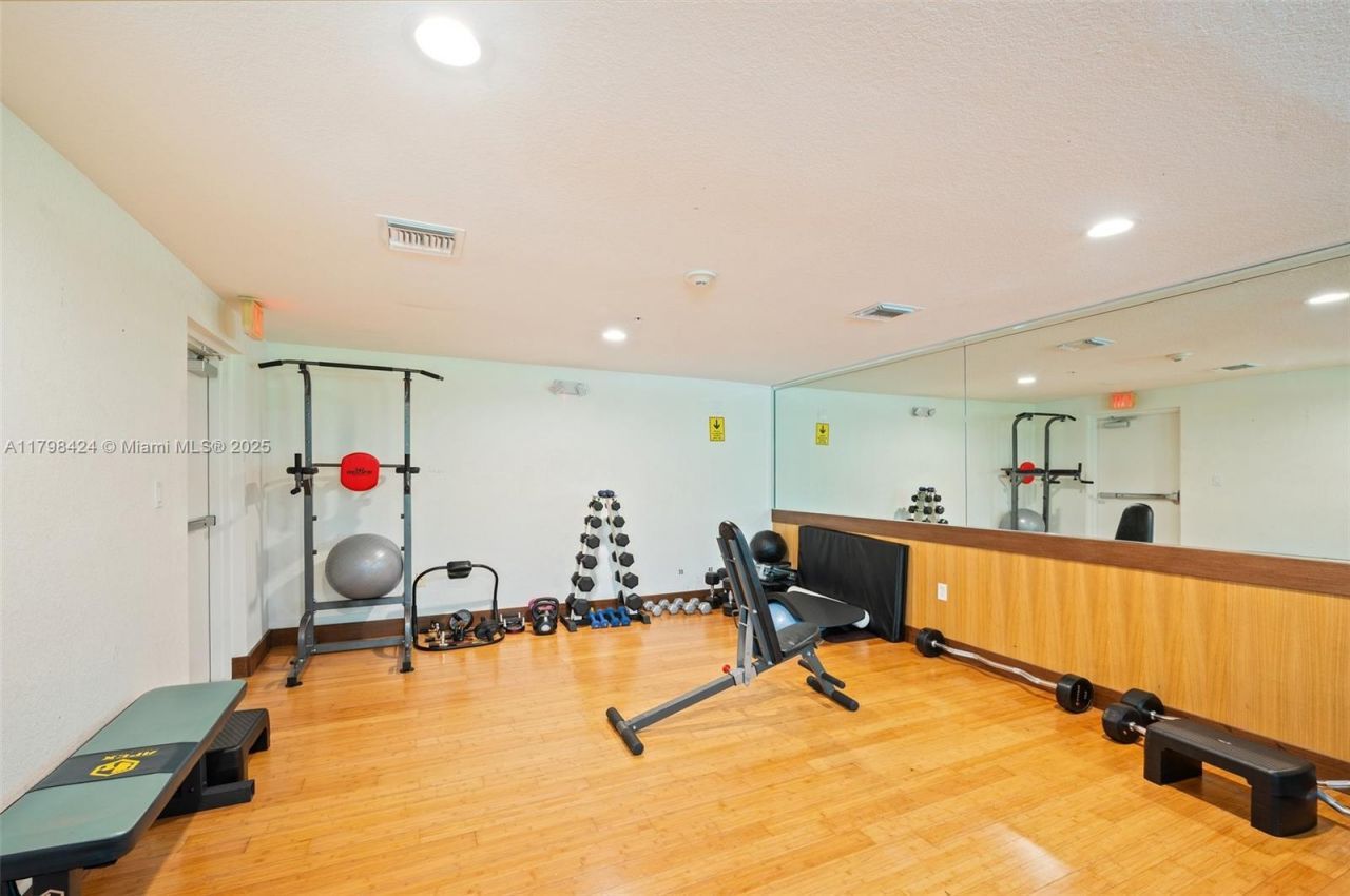 3530 SW 22nd St, Unit 614, Miami, FL 33145 Photo