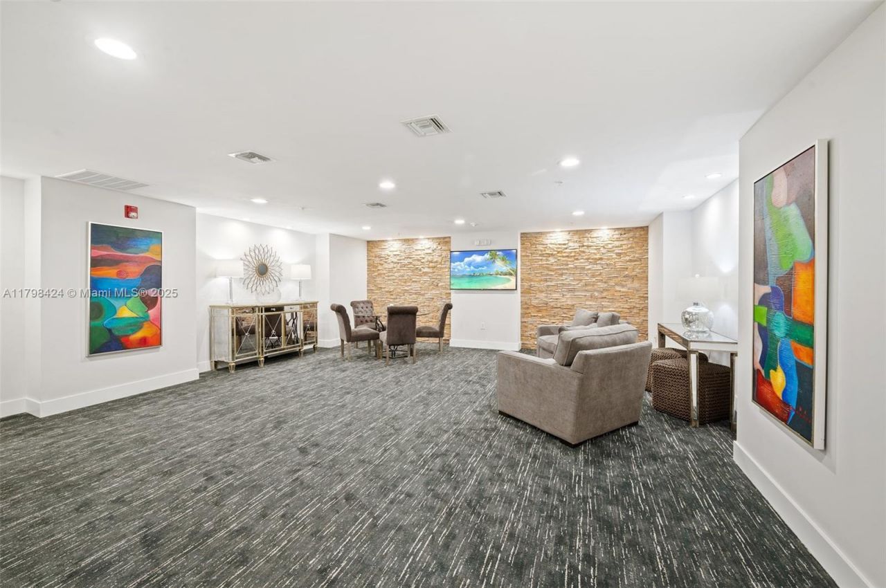 3530 SW 22nd St, Unit 614, Miami, FL 33145 Photo