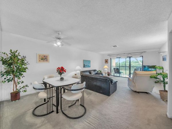 36 Stratford Lane, Unit F, Boynton Beach, FL 33436