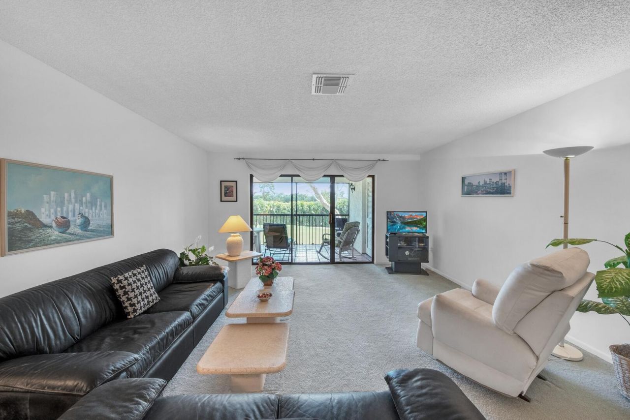 36 Stratford Lane, Unit F, Boynton Beach, FL 33436 Photo