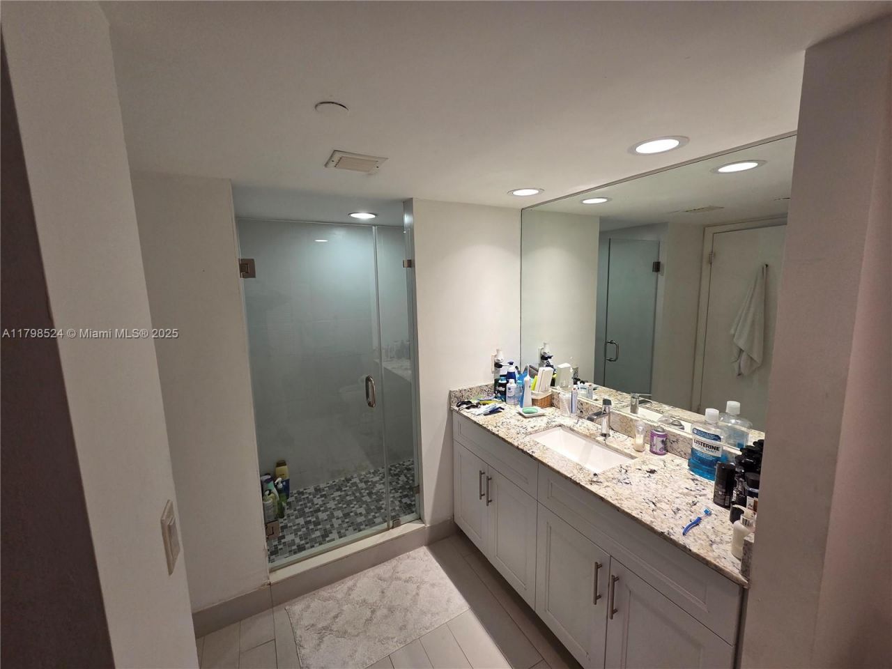 16425 Collins Ave, Unit 312, Sunny Isles Beach, FL 33160 Photo