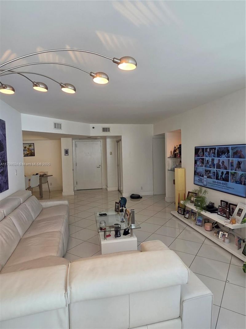 16425 Collins Ave, Unit 312, Sunny Isles Beach, FL 33160 Photo