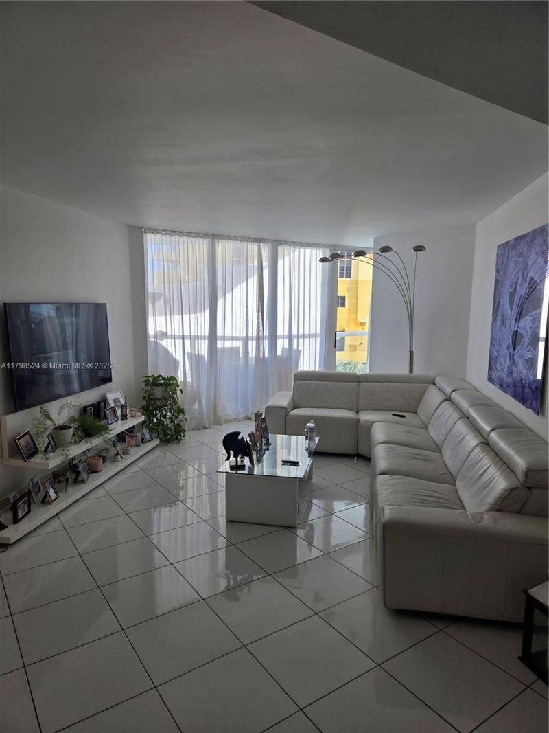 16425 Collins Ave, Unit 312, Sunny Isles Beach, FL 33160 Photo