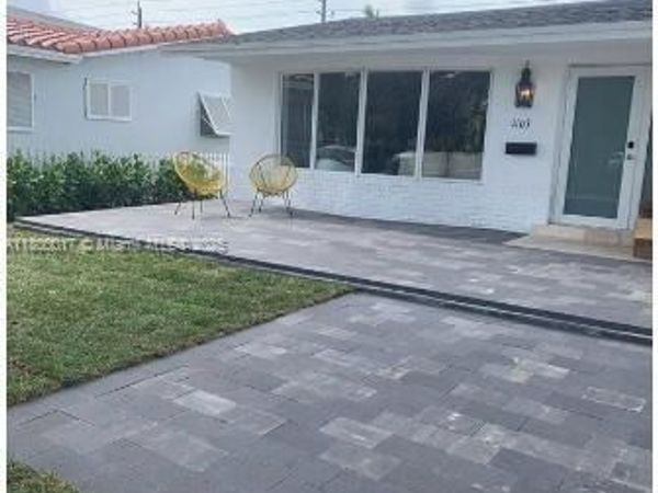 1103 Washington St, Hollywood, FL 33019