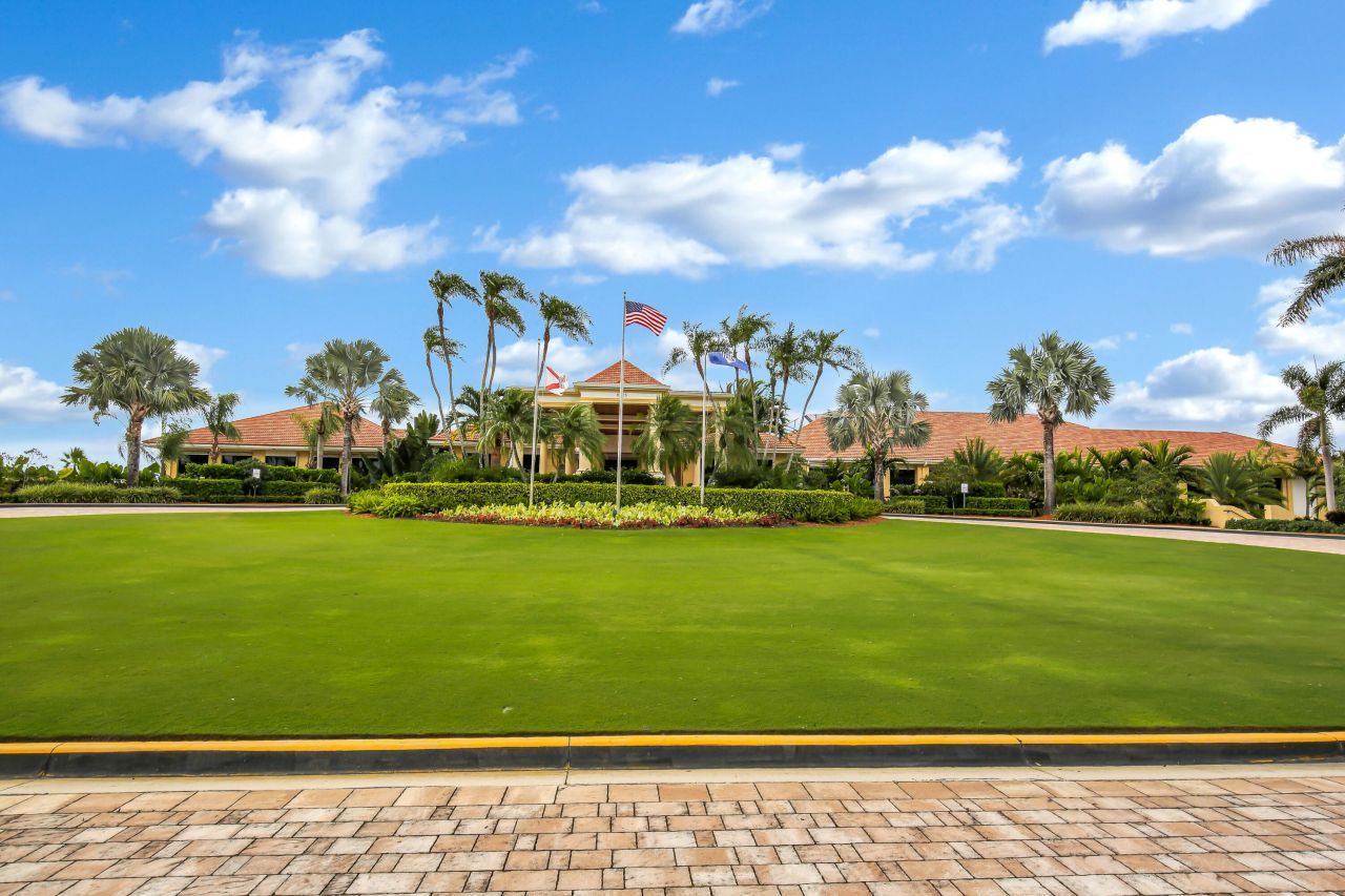 10680 Grande Boulevard, West Palm Beach, FL 33412 Photo