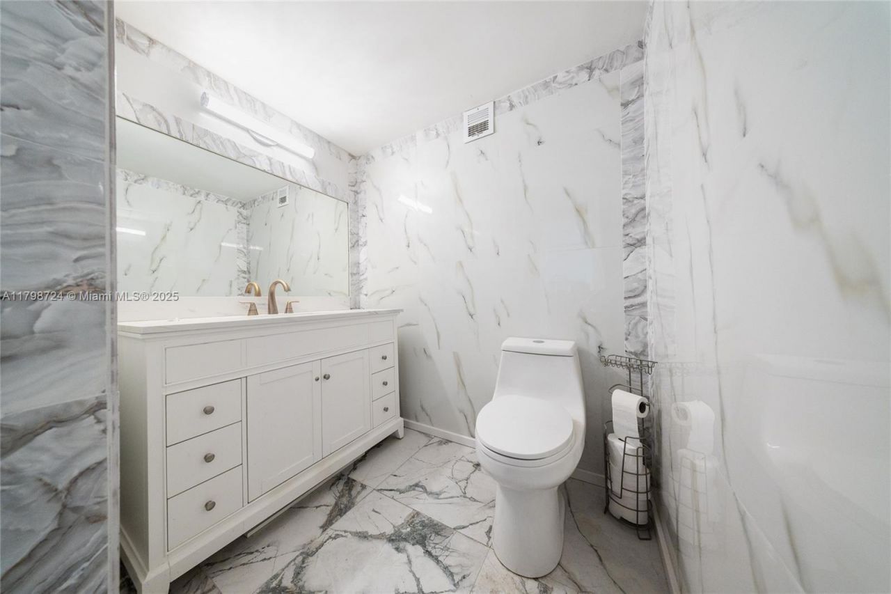 500 Three Islands Blvd, Unit 801, Hallandale Beach, FL 33009 Photo