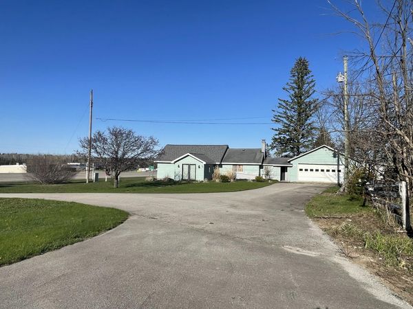 13101 M-32, Lachine, MI 49753