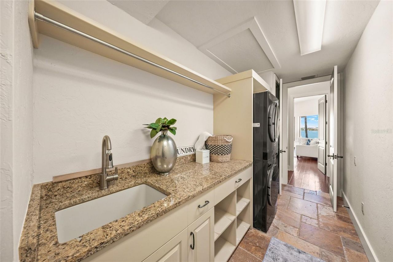 3576 San Remo Terrace, Sarasota, FL 34239 Photo