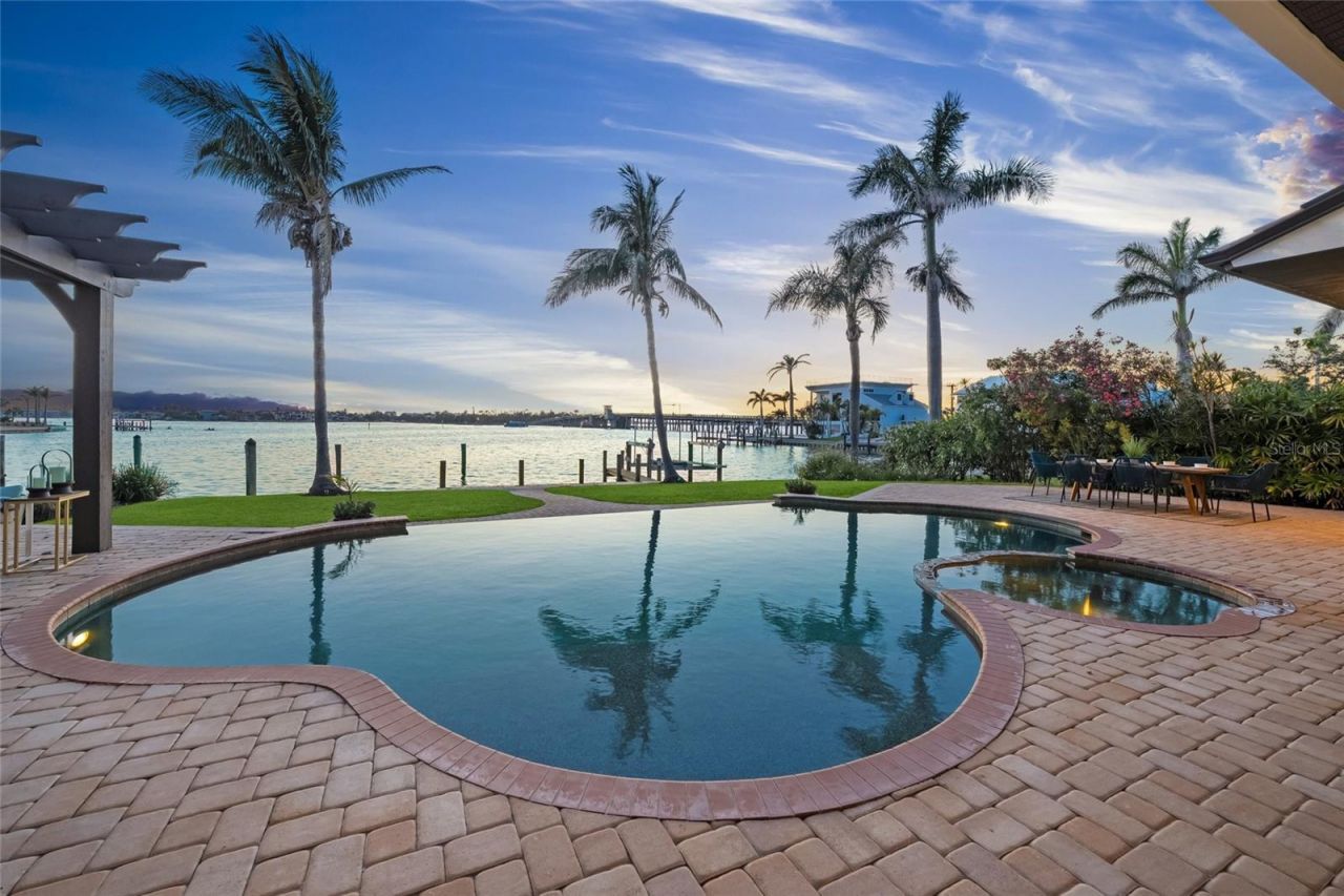 3576 San Remo Terrace, Sarasota, FL 34239 Photo