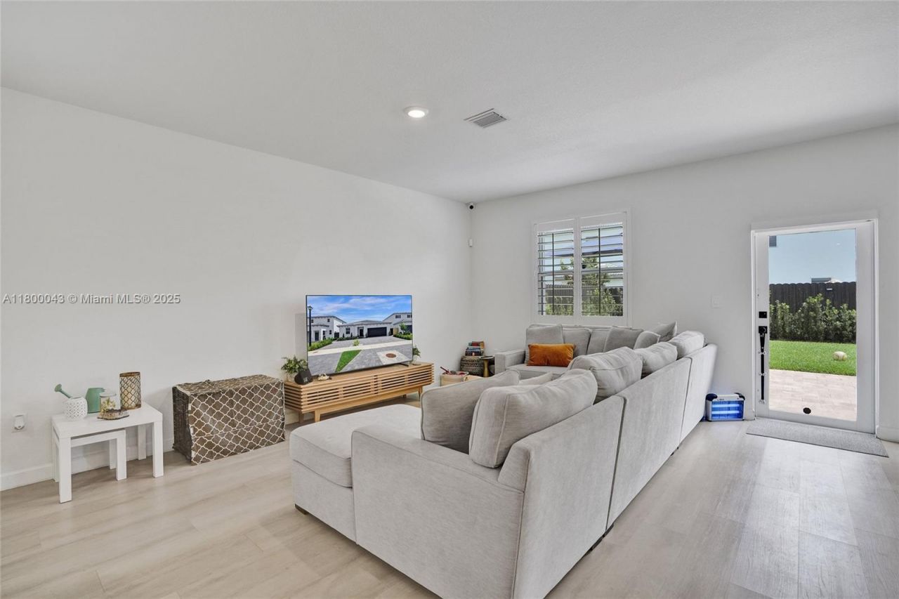 14836 SW 162nd St, Miami, FL 33187 Photo