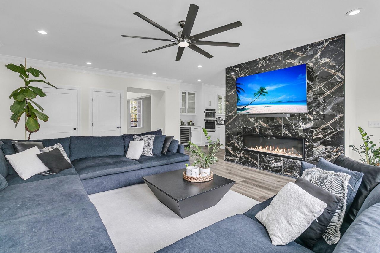 1711 Indigo Island Drive Photo 14