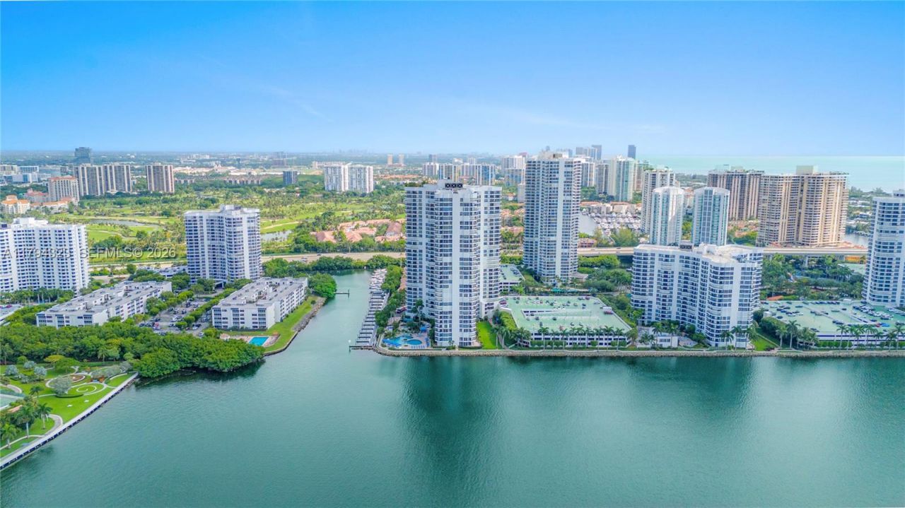 3600 Mystic Pointe Dr, Unit 306, Aventura, FL 33180 Photo