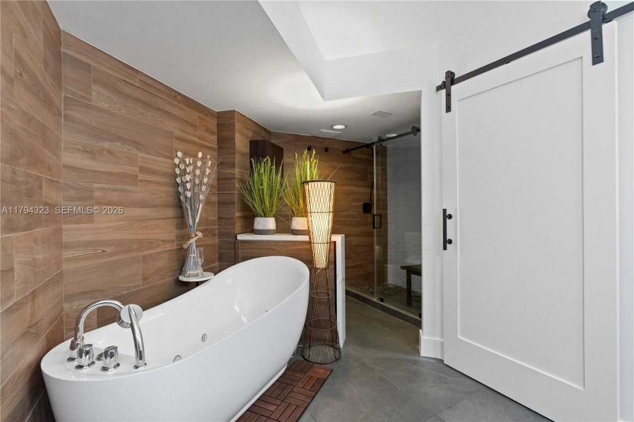 3600 Mystic Pointe Dr, Unit 306, Aventura, FL 33180 Photo