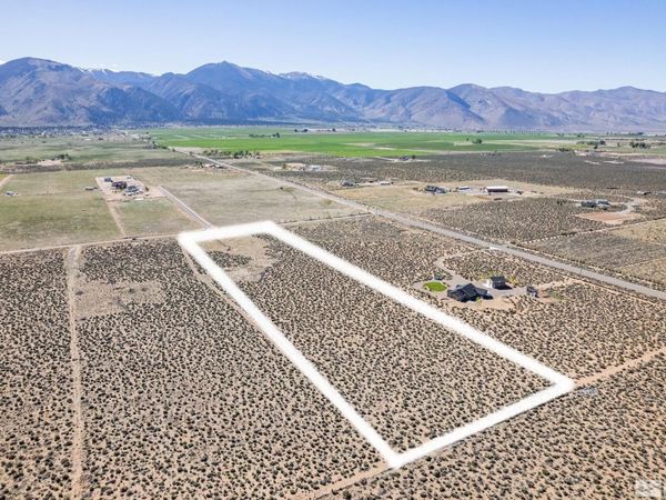 16 Hawk View Drive, Wellington, NV 89444