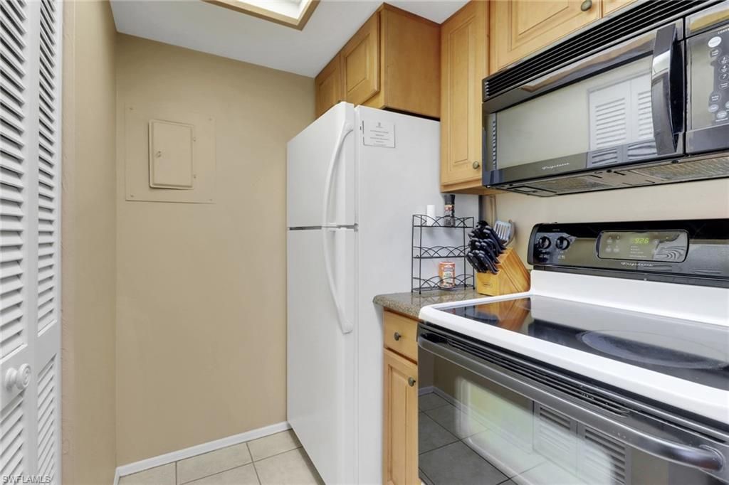 600 Neapolitan Way, Unit 345, Naples, FL 34103 Photo