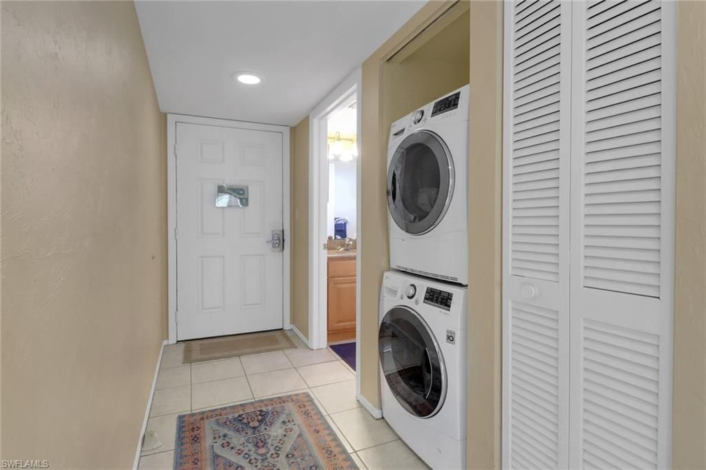 600 Neapolitan Way, Unit 345, Naples, FL 34103 Photo