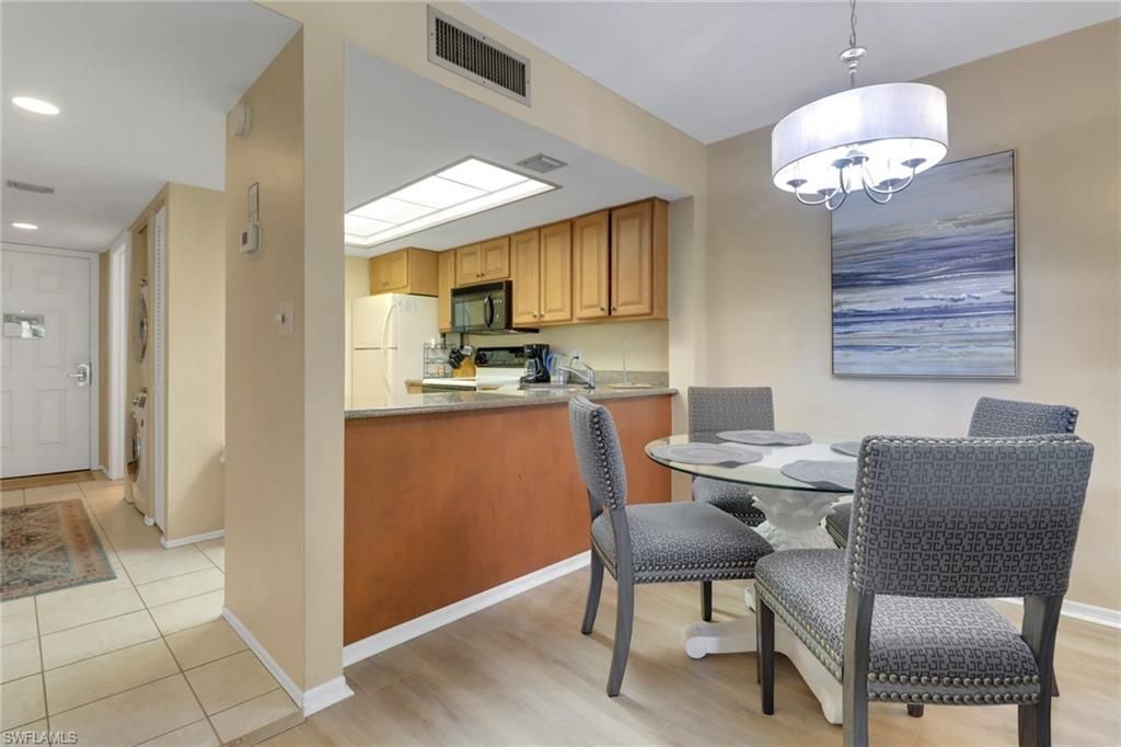 600 Neapolitan Way, Unit 345, Naples, FL 34103 Photo