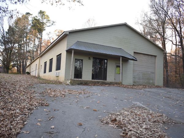 600 Lower Brownsville Rd W, Jackson, TN 38301