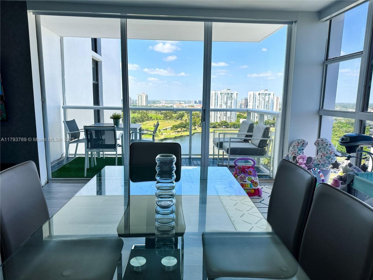 3731 N Country Club Dr, Unit 2228, Aventura, FL 33180 Photo