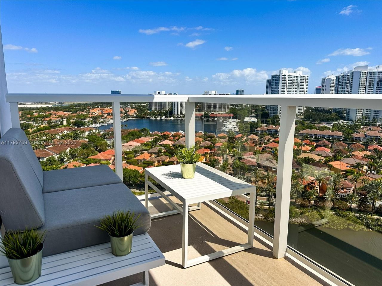 3731 N Country Club Dr, Unit 2228, Aventura, FL 33180 Photo