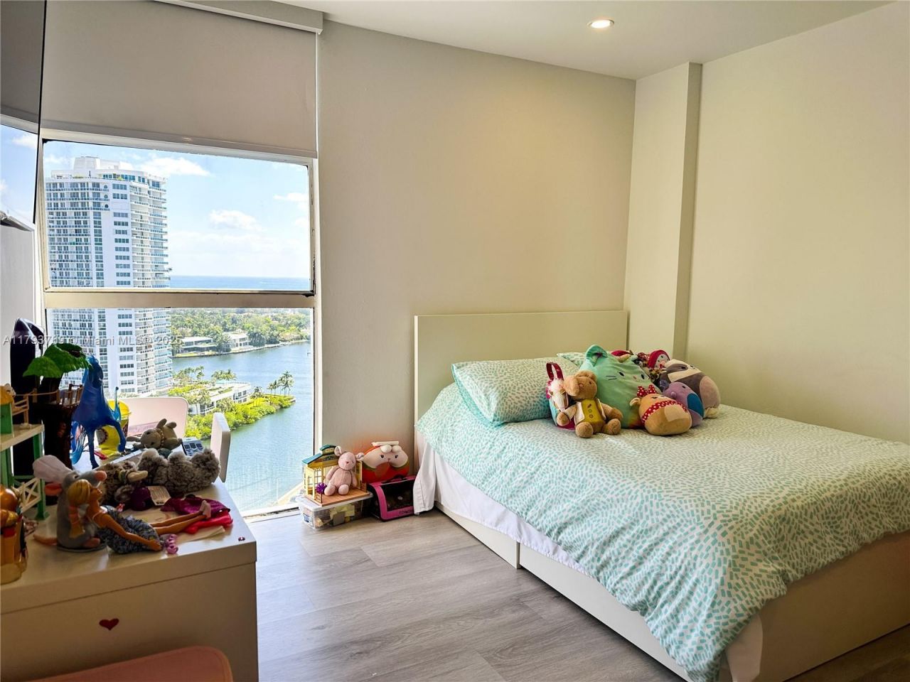 3731 N Country Club Dr, Unit 2228, Aventura, FL 33180 Photo