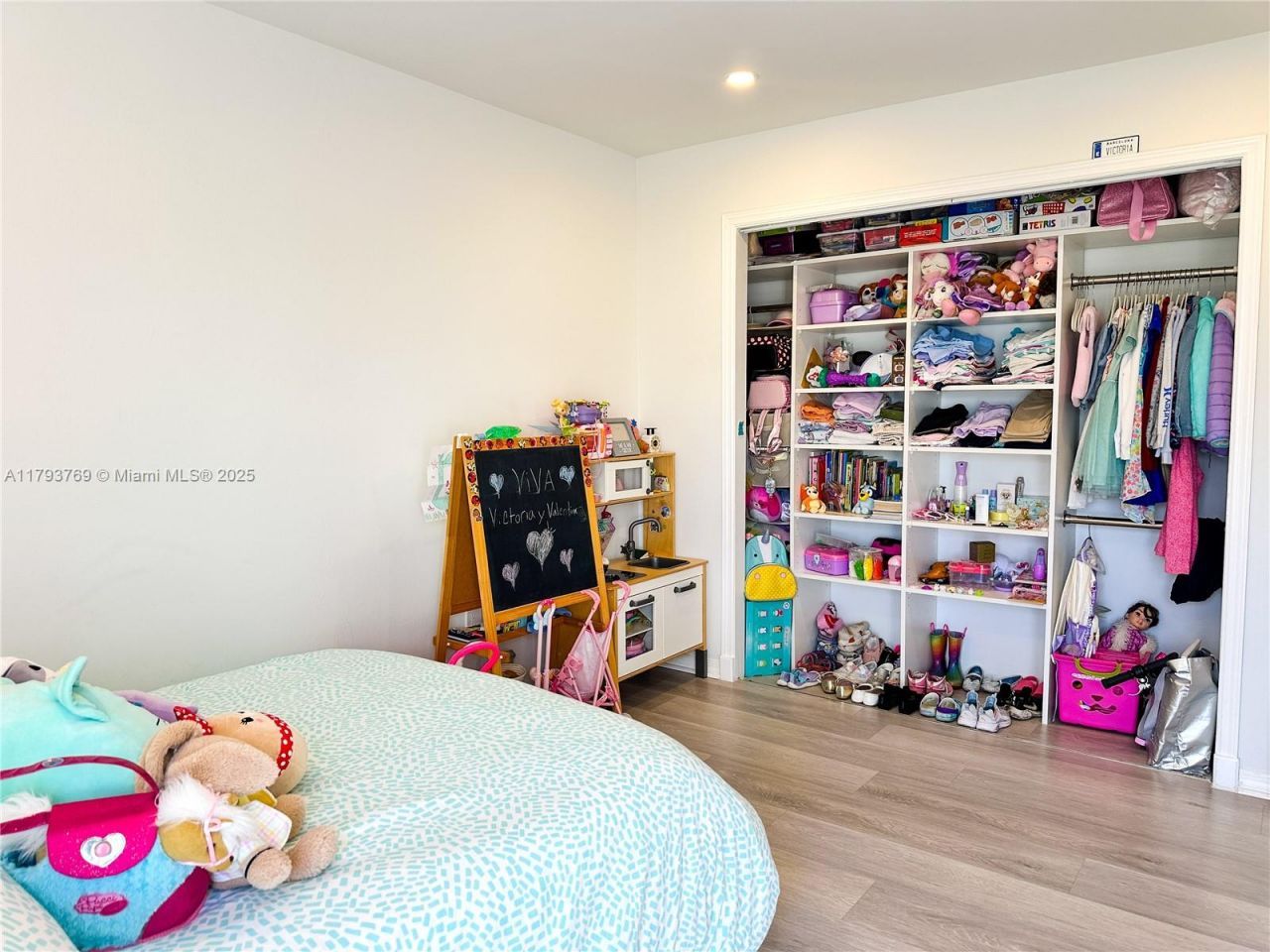 3731 N Country Club Dr, Unit 2228, Aventura, FL 33180 Photo