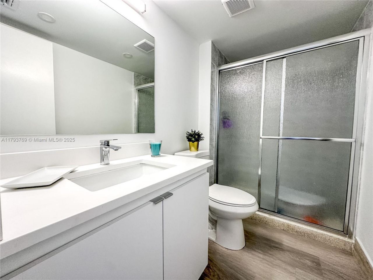 3731 N Country Club Dr, Unit 2228, Aventura, FL 33180 Photo