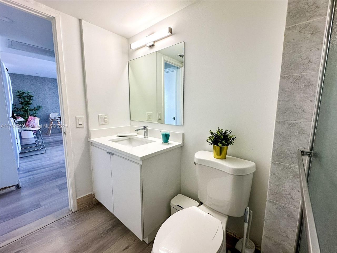 3731 N Country Club Dr, Unit 2228, Aventura, FL 33180 Photo