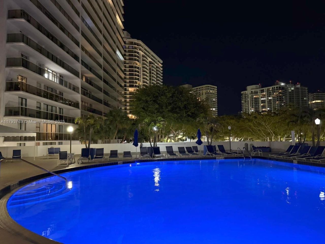 3731 N Country Club Dr, Unit 2228, Aventura, FL 33180 Photo