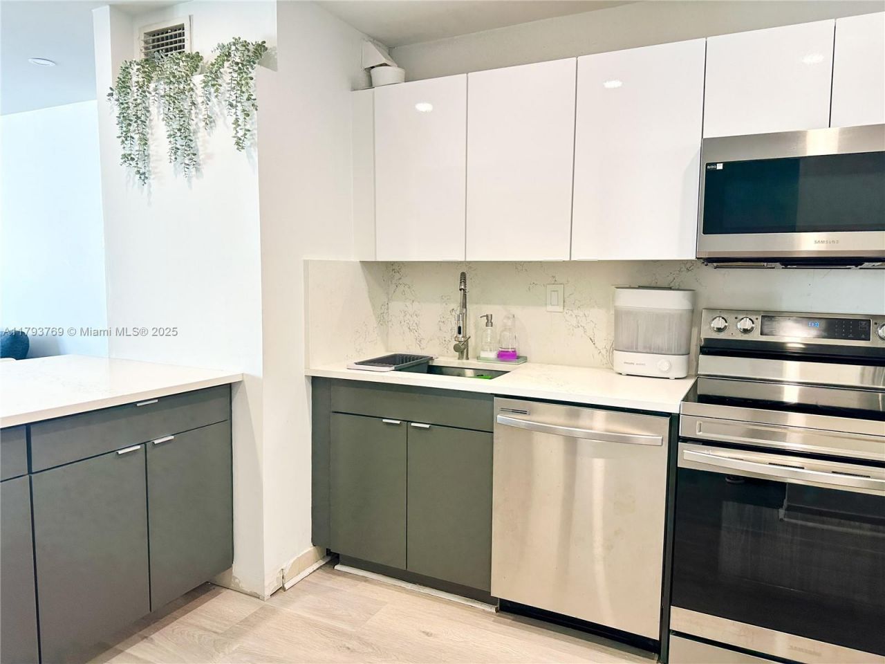 3731 N Country Club Dr, Unit 2228, Aventura, FL 33180 Photo