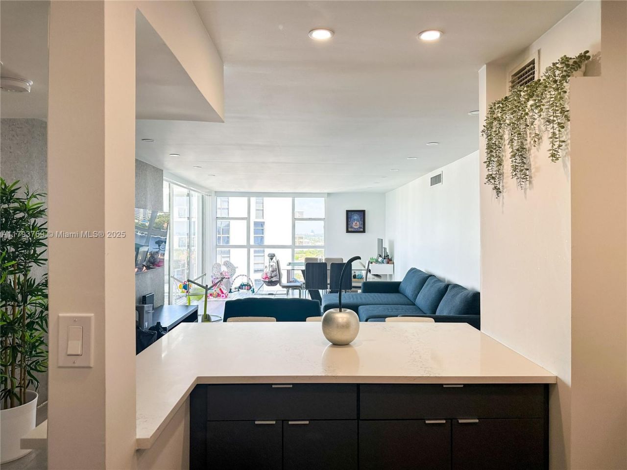 3731 N Country Club Dr, Unit 2228, Aventura, FL 33180 Photo