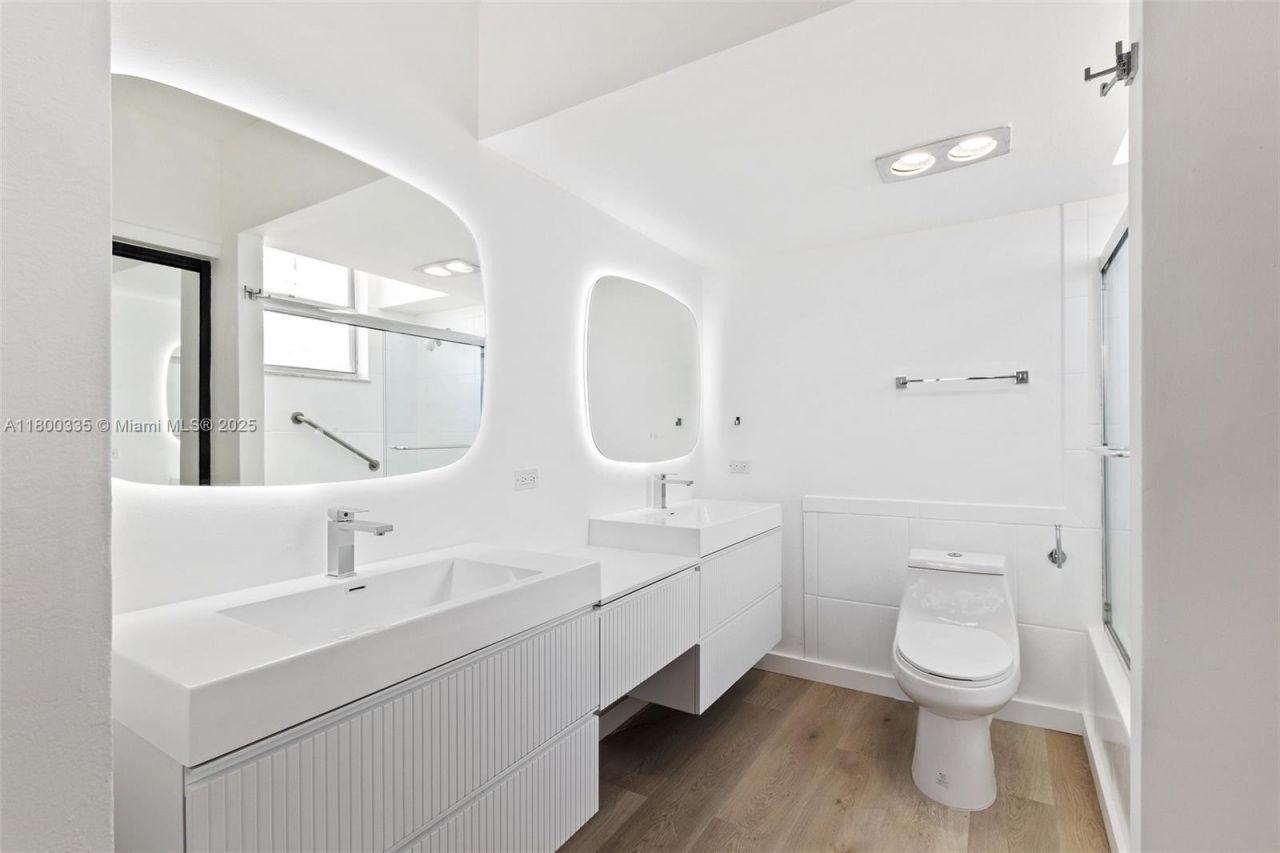 6900 Bay Dr, Unit 10I, Miami Beach, FL 33141 Photo