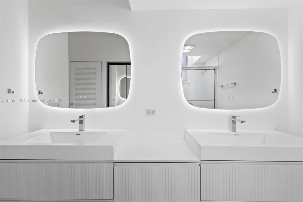 6900 Bay Dr, Unit 10I, Miami Beach, FL 33141 Photo