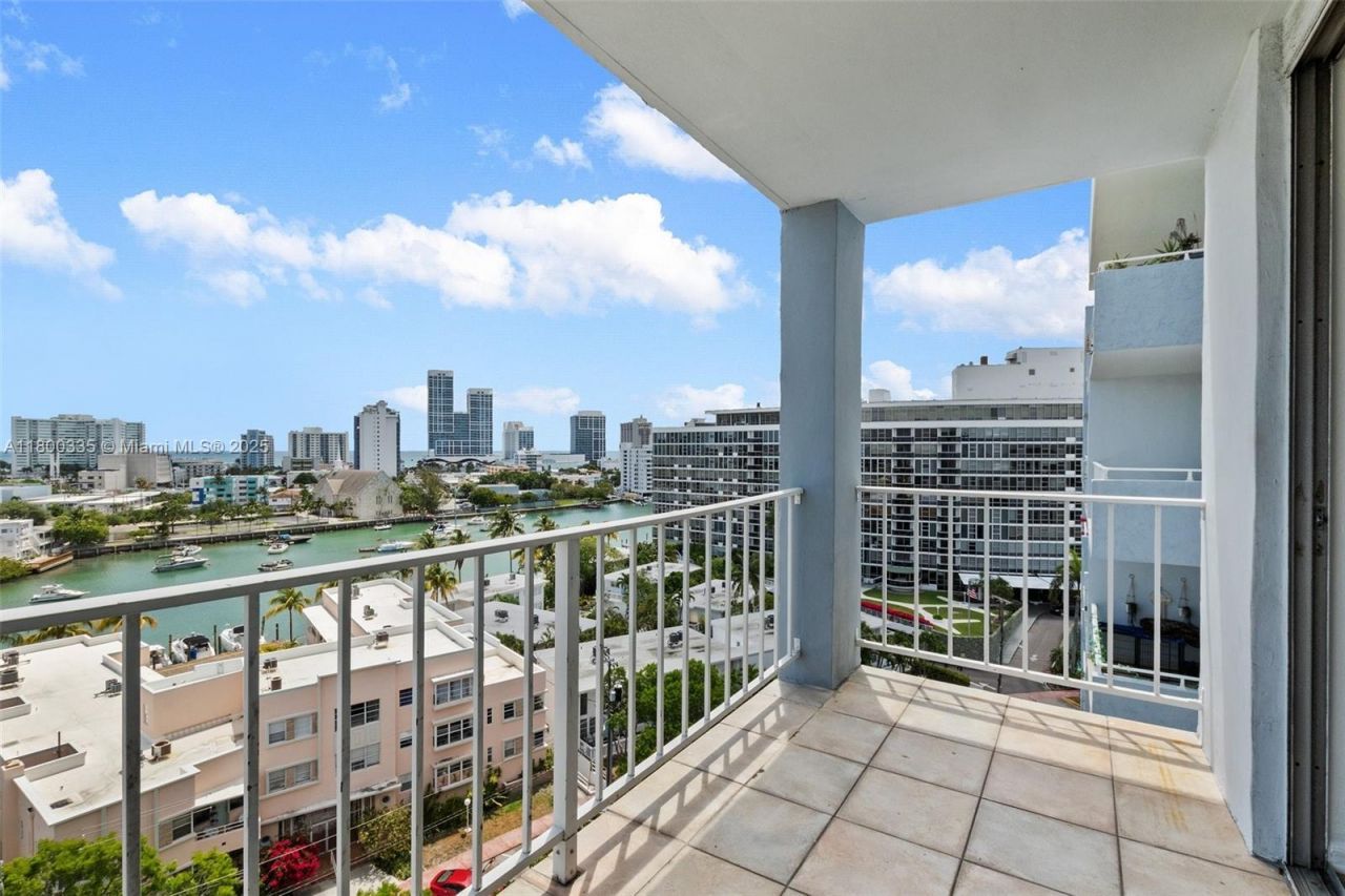 6900 Bay Dr, Unit 10I, Miami Beach, FL 33141 Photo
