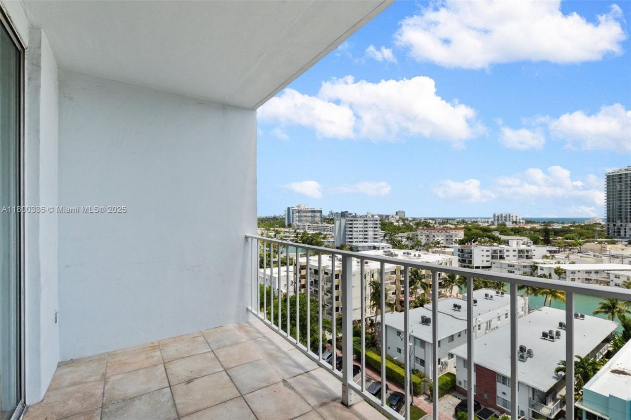 6900 Bay Dr, Unit 10I, Miami Beach, FL 33141 Photo