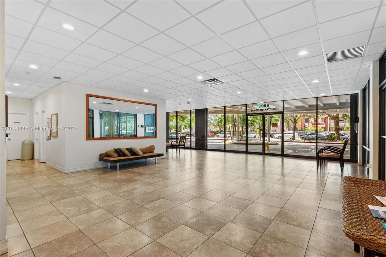 6900 Bay Dr, Unit 10I, Miami Beach, FL 33141 Photo