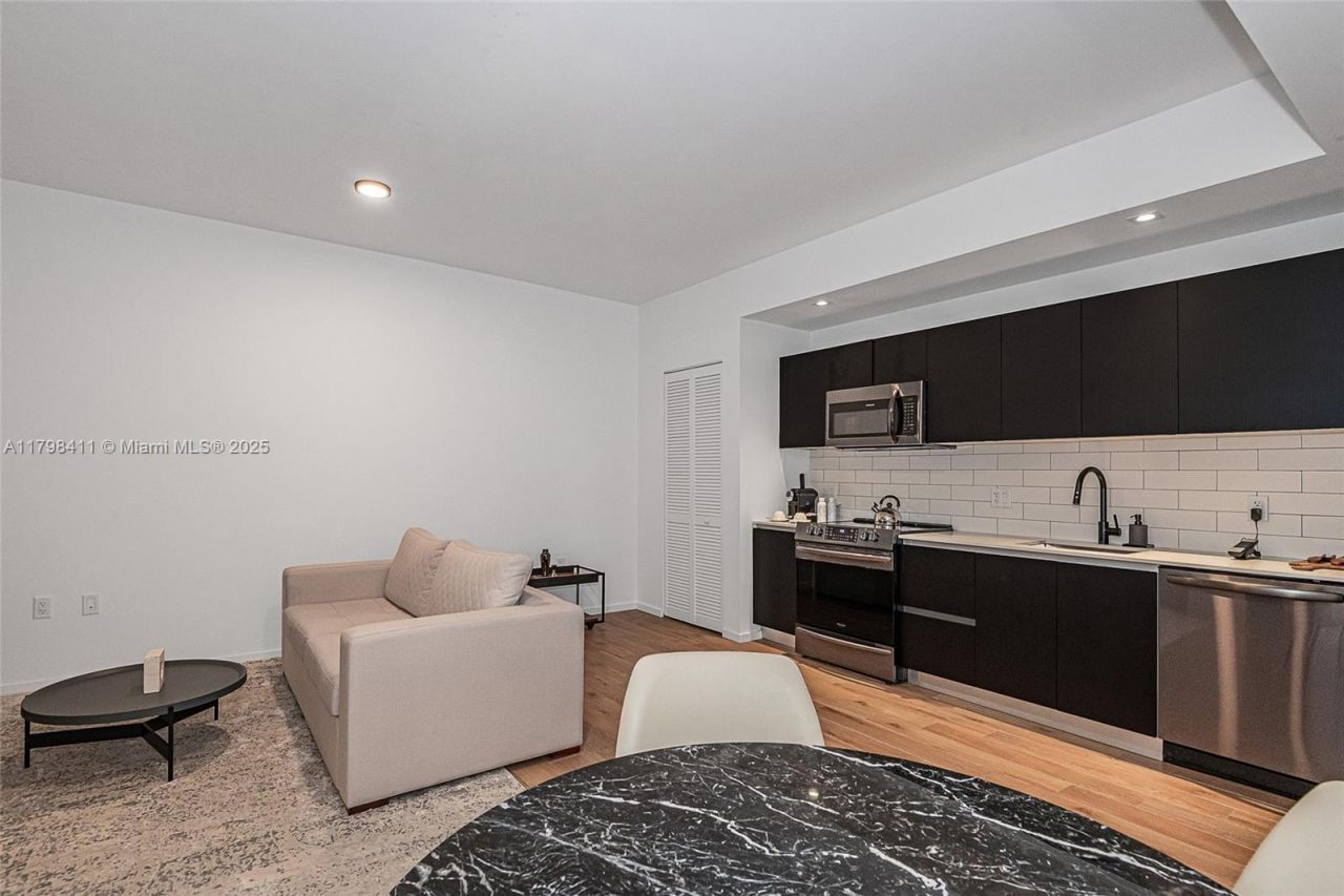 398 NE 5th St, Unit 2415, Miami, FL 33132 Photo