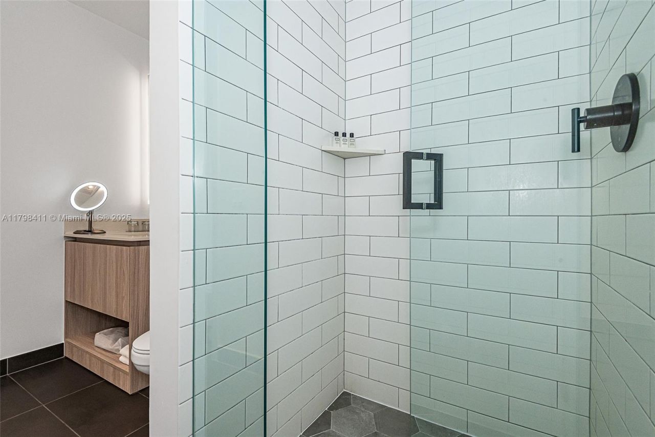 398 NE 5th St, Unit 2415, Miami, FL 33132 Photo