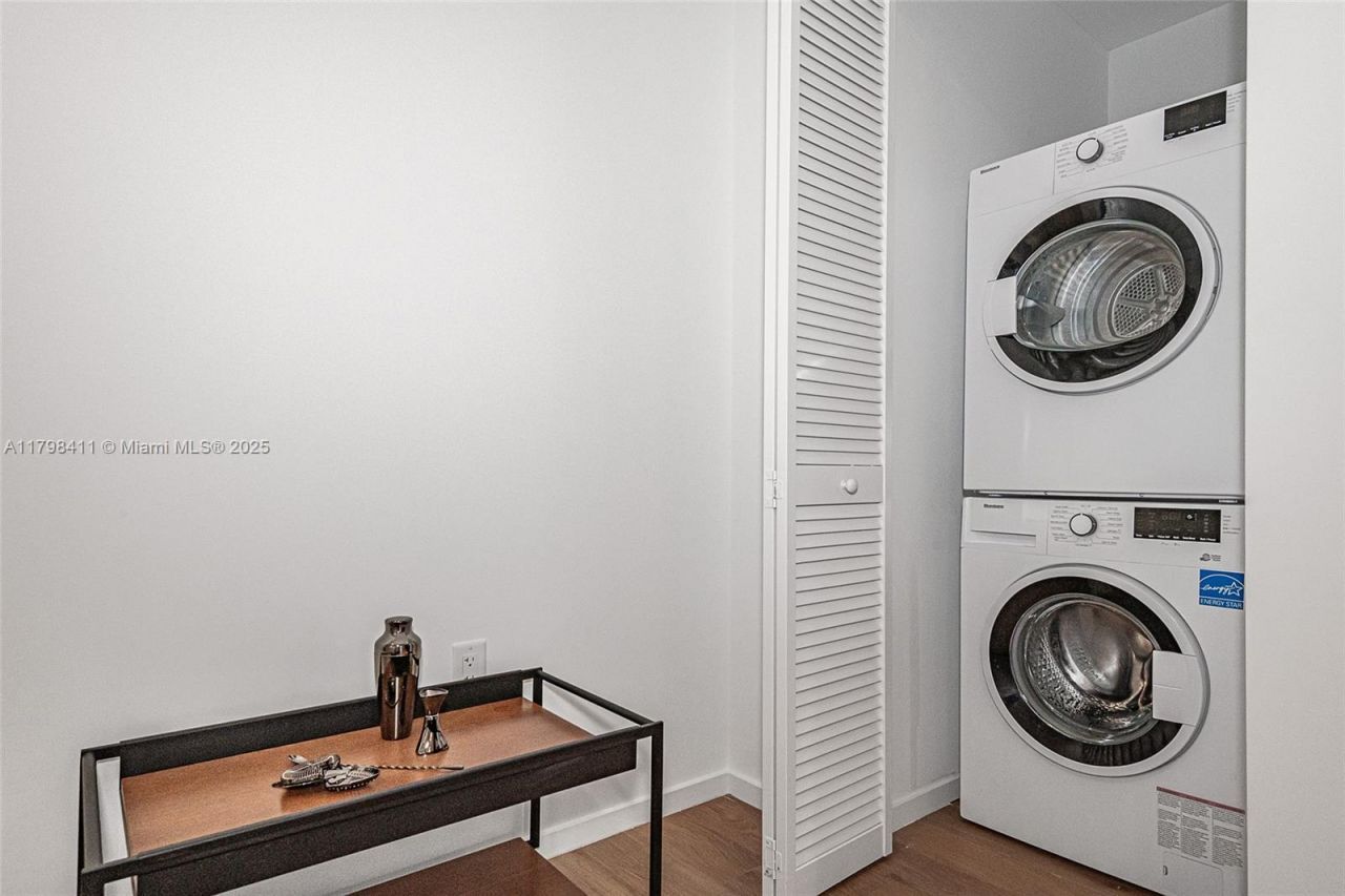 398 NE 5th St, Unit 2415, Miami, FL 33132 Photo