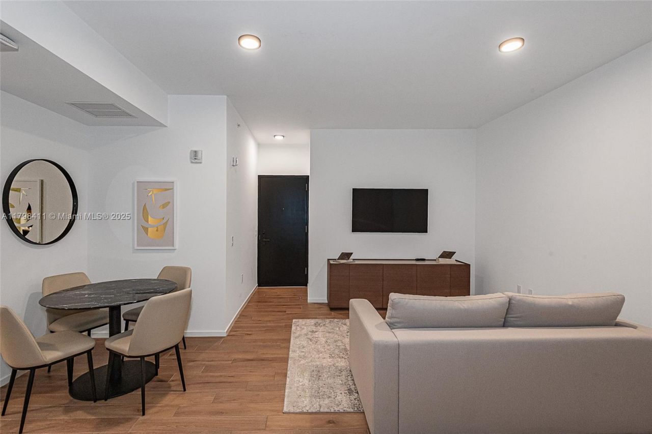 398 NE 5th St, Unit 2415, Miami, FL 33132 Photo