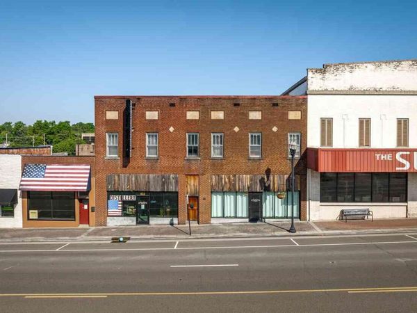 610 Tennessee Avenue, Etowah, TN 37331