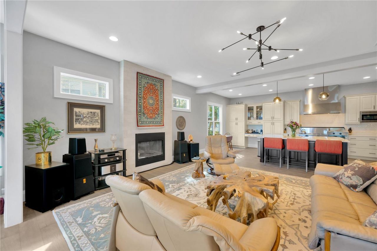 2802 Northpointe Lane, Tampa, FL 33611 Photo