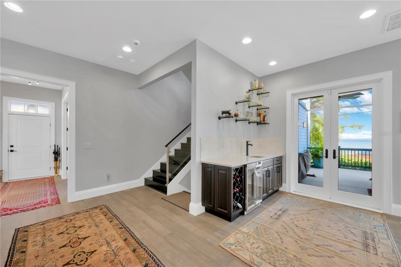 2802 Northpointe Lane, Tampa, FL 33611 Photo