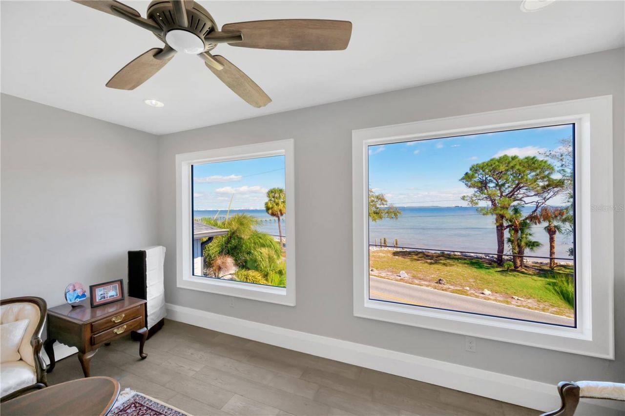 2802 Northpointe Lane, Tampa, FL 33611 Photo