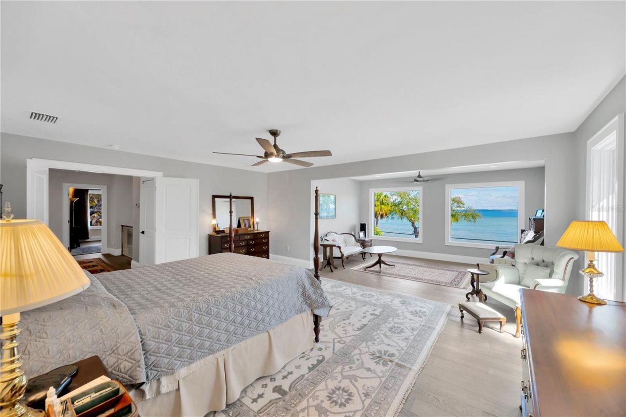 2802 Northpointe Lane, Tampa, FL 33611 Photo