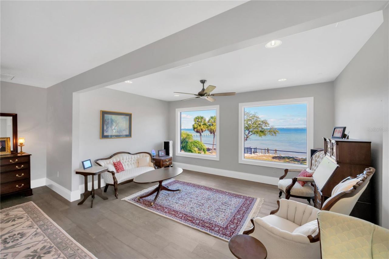 2802 Northpointe Lane, Tampa, FL 33611 Photo